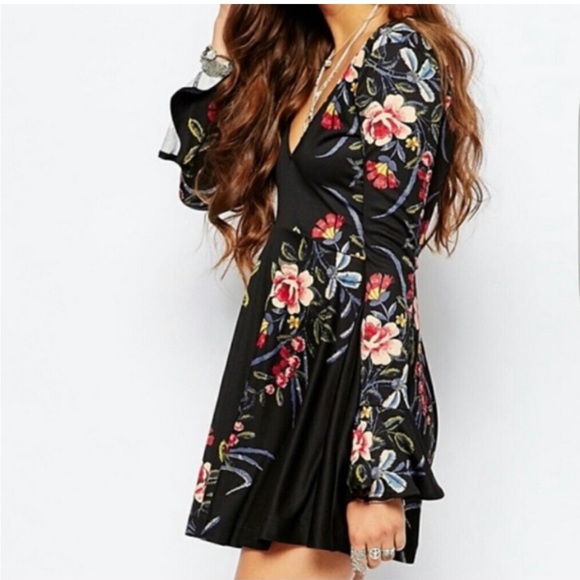 Free People Fit Flare Short Black Open Back Bell Sleeve Floral Dress Size S - Picture 3 of 13